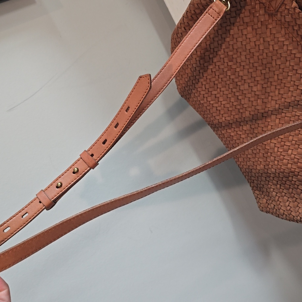 Madewell The Medium Transport Tote: Woven Leather Edition In Burnished Caramel - Picture 12 of 12